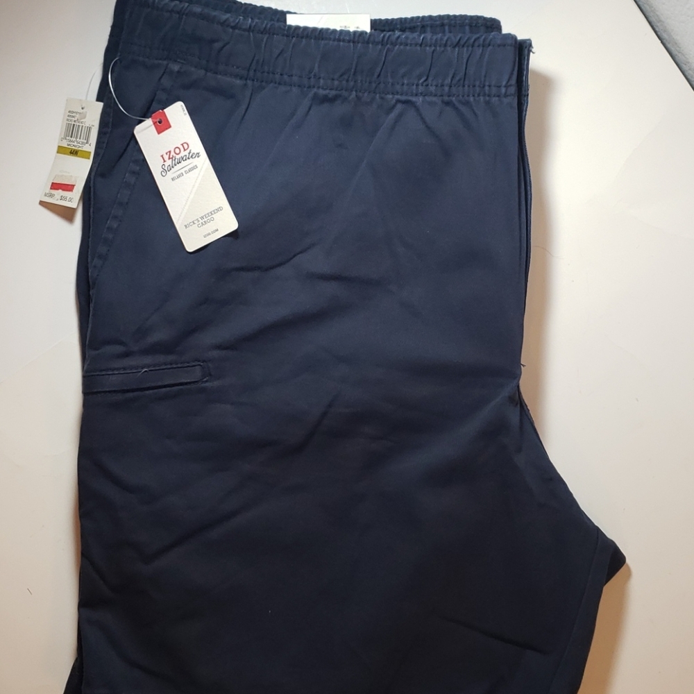 NEW Izod relaxed Weekend cargo shorts 44 x 8.5